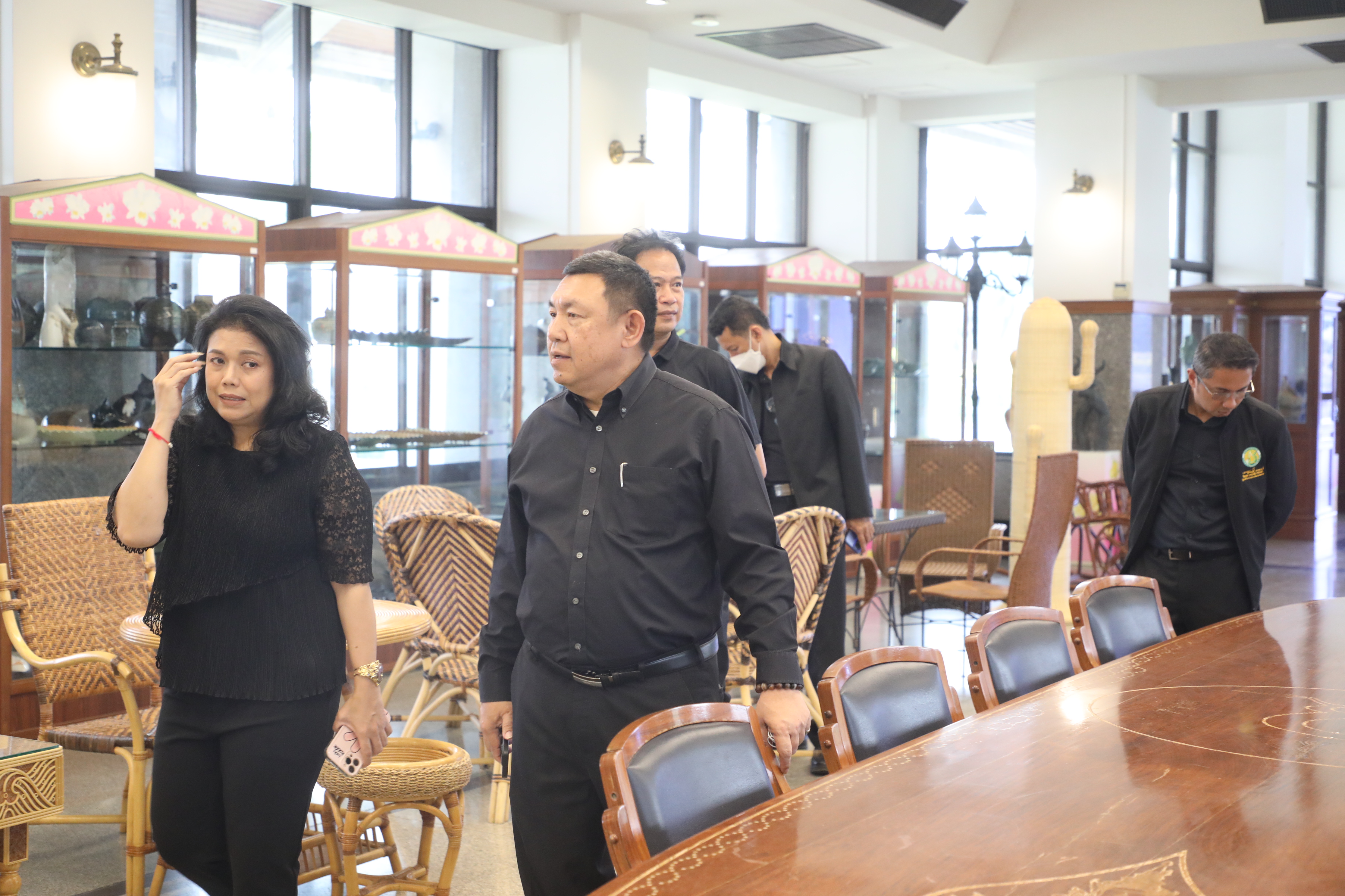 title - เลขาธิการ ส.ป.ก. นายเศรษฐเกียรติ กระจ่างวงษ์ ลงตรวจความเรียบร้อยของงาน 